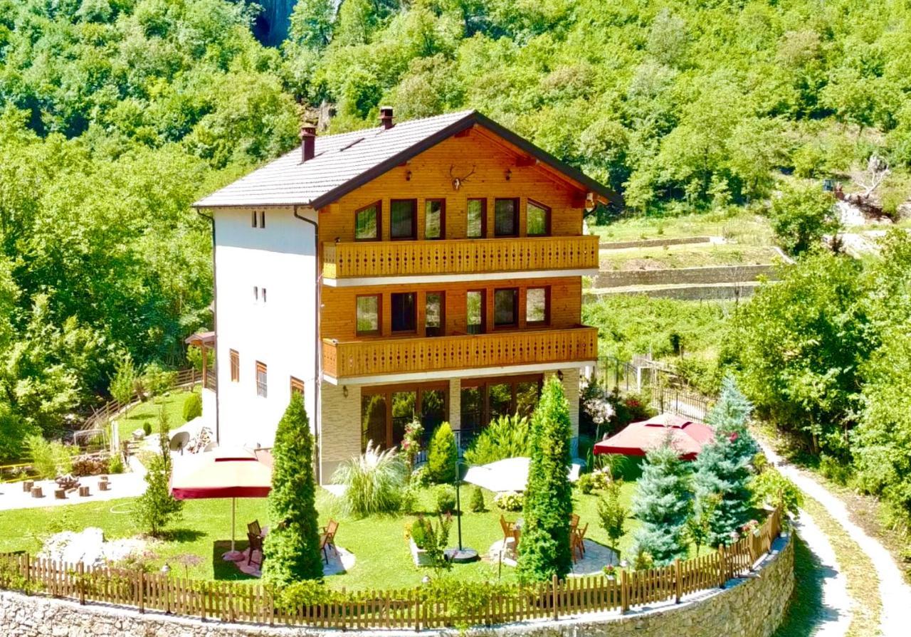 Vila Alexander B&B Valbone Exterior foto